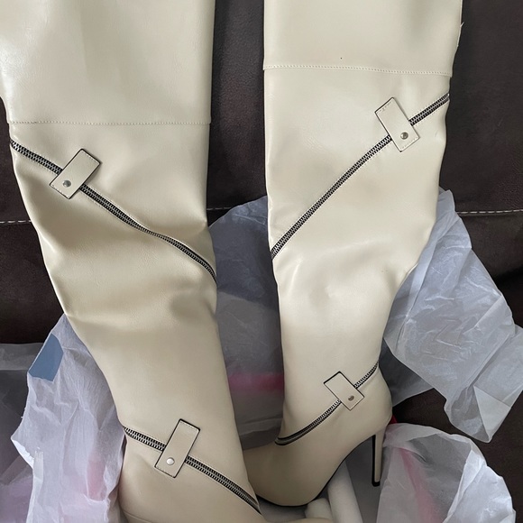 Shoe Dazzle - Picture 2 of 9